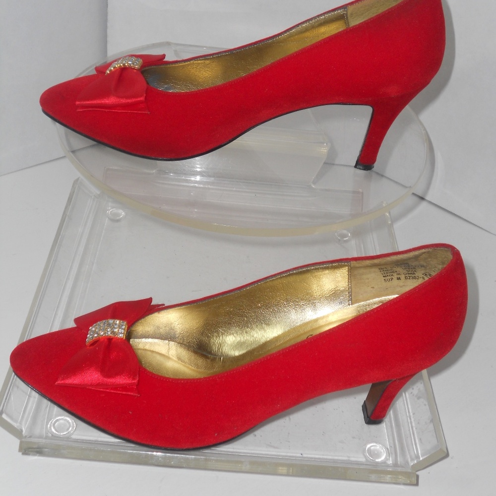 THE PM COLLECTION BEAUTIFUL RED PUMPS SIZE 8.5 M